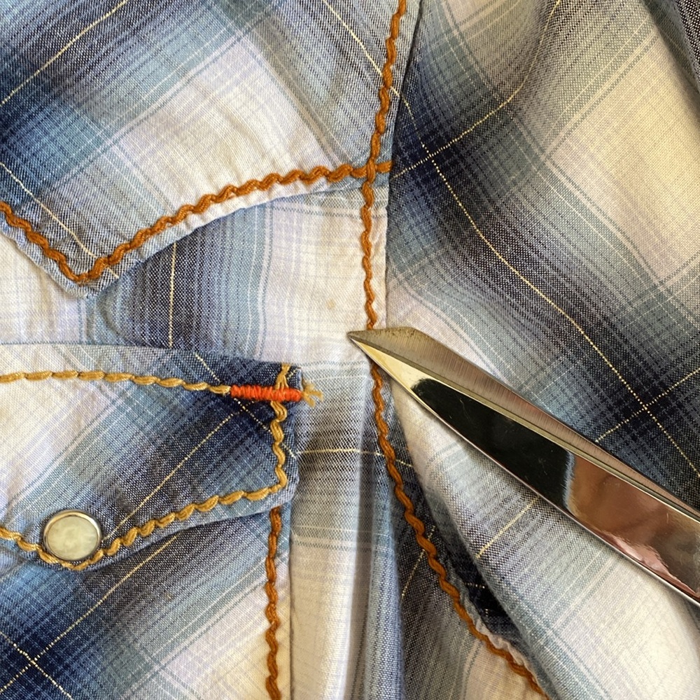 Super cool True Religion Western style plaid shirt with Pearl snaps L but fits M - Picture 9 of 9